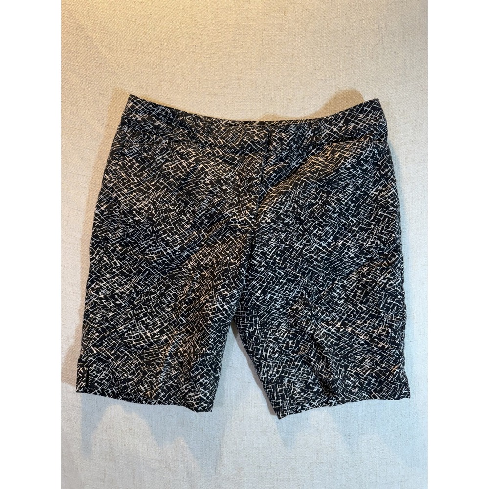 White House Black Market Black White Abstract Print Shorts Womens Size 12